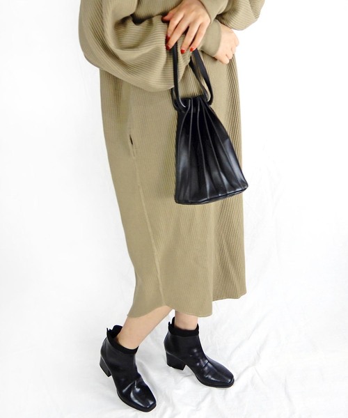 minia（ミニア）の「パネルプリーツ巾着バッグ（ハンドバッグ・レディース・ブラック/アイボリー/キャメル・FREE）」の19枚目の写真