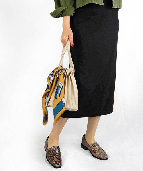 minia（ミニア）の「パネルプリーツ巾着バッグ（ハンドバッグ・レディース・ブラック/アイボリー/キャメル・FREE）」の7枚目の写真