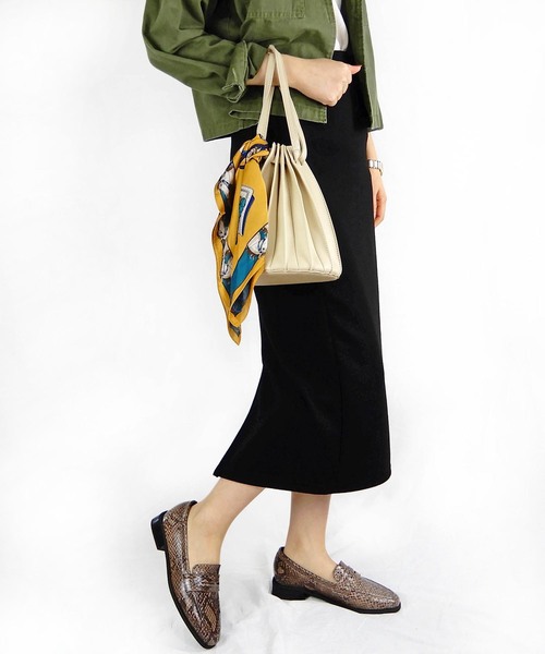 minia（ミニア）の「パネルプリーツ巾着バッグ（ハンドバッグ・レディース・ブラック/アイボリー/キャメル・FREE）」の18枚目の写真