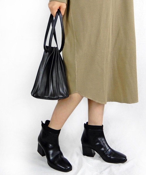 minia（ミニア）の「パネルプリーツ巾着バッグ（ハンドバッグ・レディース・ブラック/アイボリー/キャメル・FREE）」の21枚目の写真