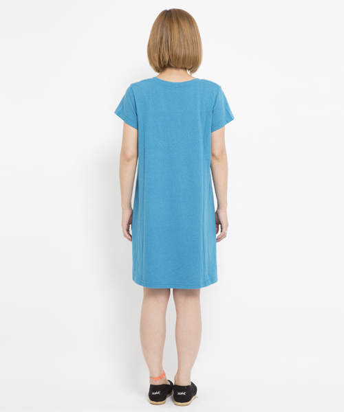 X-girl（エックスガール）の「LOGO S/S FLARE TEE DRESS（ワンピース・レディース・ホワイト/ブラック/ブルー・2/1）」の6枚目の写真