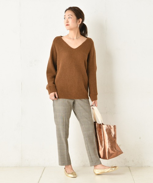 DouDou（ドゥドゥ）の「片畦Vプルオーバー（ニット/セーター・レディース・ベージュ/ブラウン/グリーン・FREE）」の14枚目の写真
