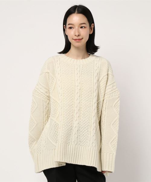 KOBE LETTUCE(コウベレタス)の「ビッグシルエットフレアケーブルニットトップス(ニット/セーター・レディース・ベージュ/オフホワイト/イエロー/ピンク系その他/チャコール・FREE)」の1枚目の写真