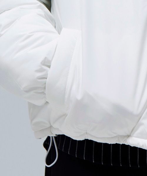 EMMA CLOTHES（エマクローズ）の「オーバーサイズ スタンドカラー リングZIP ストリング エコダウンジャケット EMMA CLOTHES（ダウンジャケット/コート・メンズ・ホワイト/ブラック/グレイッシュベージュ・FREE）」の6枚目の写真