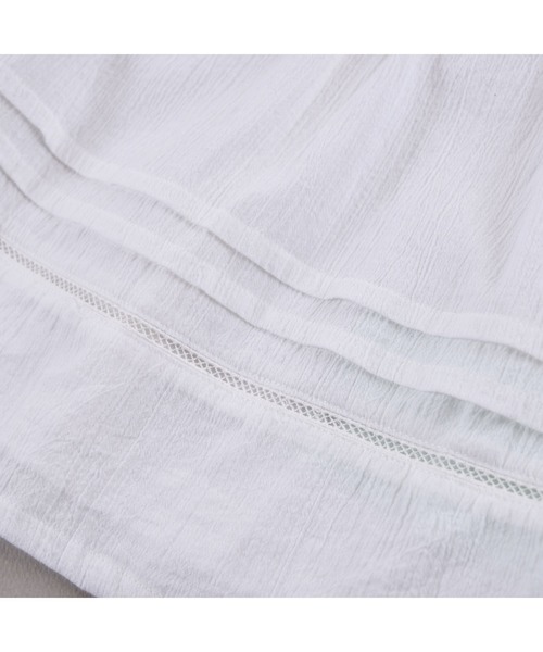 BeBe（ベベ）の「BeBe/コットン ボイルワッシャー レース フリル ワンピース 女の子 キュート ガーリー ノースリー  お出かけ 通園  通学  ベビー キッズ 子供 こども 子ども コットン ホワイト  80㎝ 90㎝ 100㎝ 110㎝ 120㎝ 130㎝ 140㎝ 150㎝（ワンピース・キッズ・ホワイト・140/90/110/100/120/130）」の12枚目の写真