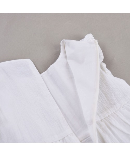 BeBe（ベベ）の「BeBe/コットン ボイルワッシャー レース フリル ワンピース 女の子 キュート ガーリー ノースリー  お出かけ 通園  通学  ベビー キッズ 子供 こども 子ども コットン ホワイト  80㎝ 90㎝ 100㎝ 110㎝ 120㎝ 130㎝ 140㎝ 150㎝（ワンピース・キッズ・ホワイト・140/90/110/100/120/130）」の11枚目の写真