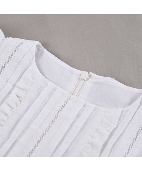BeBe（ベベ）の「BeBe/コットン ボイルワッシャー レース フリル ワンピース 女の子 キュート ガーリー ノースリー  お出かけ 通園  通学  ベビー キッズ 子供 こども 子ども コットン ホワイト  80㎝ 90㎝ 100㎝ 110㎝ 120㎝ 130㎝ 140㎝ 150㎝（ワンピース・キッズ・ホワイト・140/90/110/100/120/130）」の9枚目の写真