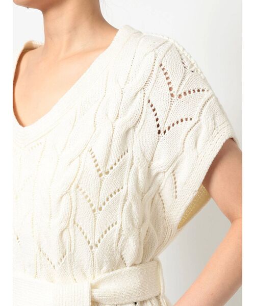 RESEXXY(リゼクシー)の「ケーブルニットベスト(ニット/セーター・レディース・ブラック/ベージュ/オフホワイト・FREE)」の7枚目の写真