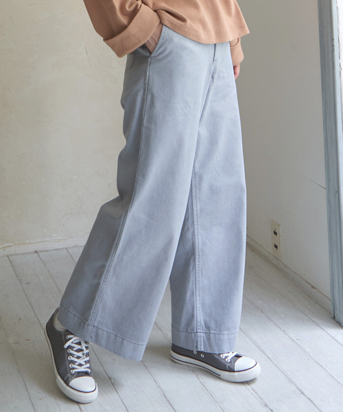 LBC（エルビーシー）の「LBCデニムバギーパンツ（デニムパンツ・レディース・ネイビー/ブルー/ベージュ/ダークグレー/オフホワイト・M/L）」の2枚目の写真