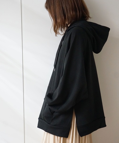 GeeRA(ジーラ)の「裏起毛ワッフルビッグパーカー(パーカー・レディース・モカ/ブラック・MEDIUM/LARGE)」の1枚目の写真