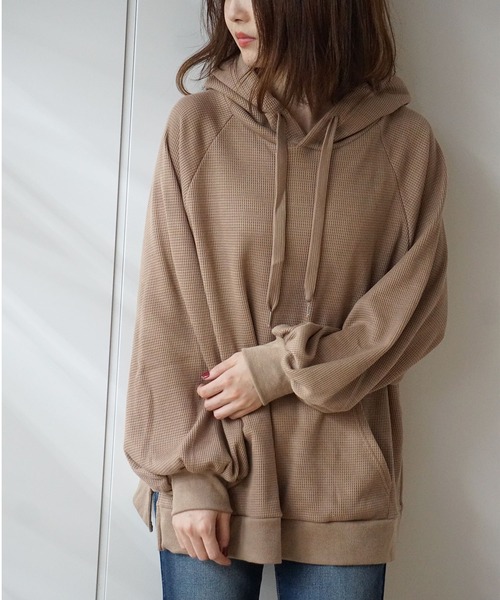 GeeRA(ジーラ)の「裏起毛ワッフルビッグパーカー(パーカー・レディース・モカ/ブラック・MEDIUM/LARGE)」の2枚目の写真