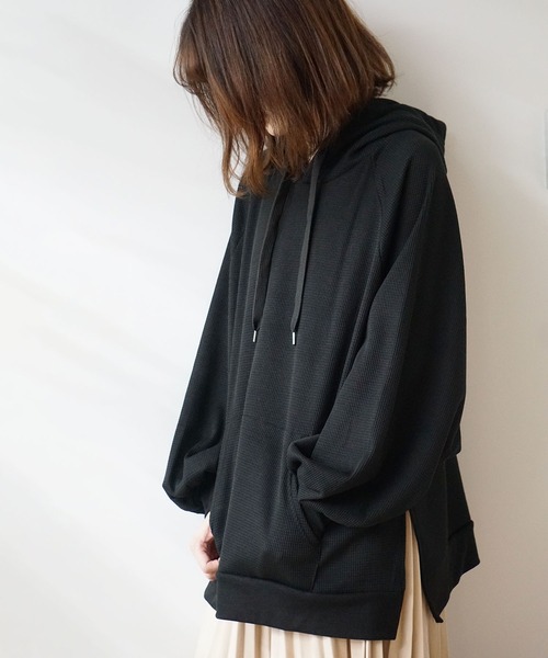 GeeRA(ジーラ)の「裏起毛ワッフルビッグパーカー(パーカー・レディース・モカ/ブラック・MEDIUM/LARGE)」の3枚目の写真