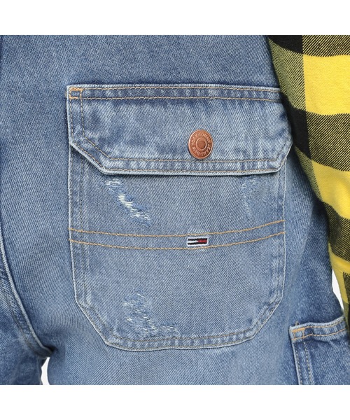 tommy jeans（トミー ジーンズ）の「バッジロゴデニムサロペット