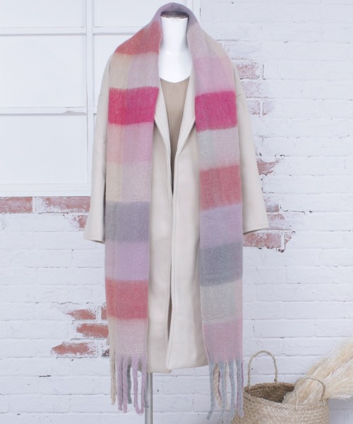 DAY CLOSET（デイ クローゼット）の「大判ミックスカラーフリンジストール マフラー（ストール/ショール・レディース・イエロー系その他/ピンクベージュ/ブラック×グリーン・ONE SIZE）」の7枚目の写真