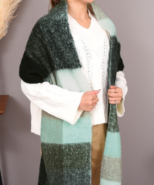 DAY CLOSET（デイ クローゼット）の「大判ミックスカラーフリンジストール マフラー（ストール/ショール・レディース・イエロー系その他/ピンクベージュ/ブラック×グリーン・ONE SIZE）」の9枚目の写真