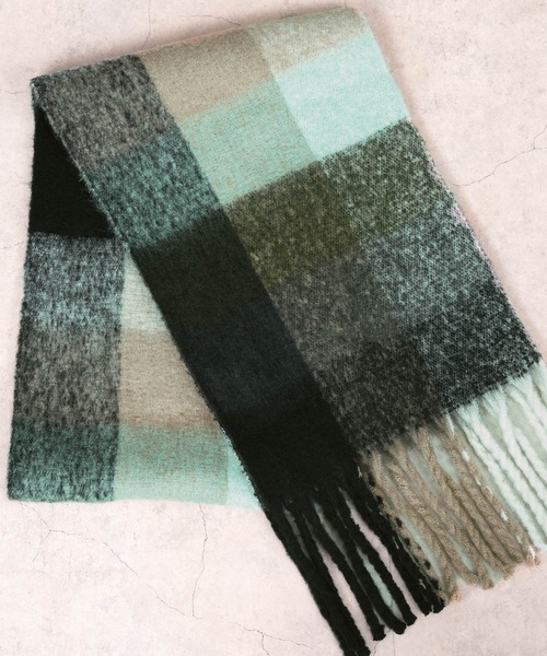 DAY CLOSET（デイ クローゼット）の「大判ミックスカラーフリンジストール マフラー（ストール/ショール・レディース・イエロー系その他/ピンクベージュ/ブラック×グリーン・ONE SIZE）」の12枚目の写真