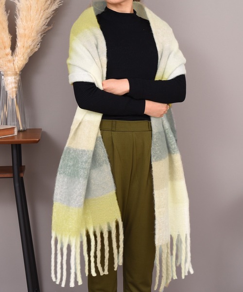 DAY CLOSET（デイ クローゼット）の「大判ミックスカラーフリンジストール マフラー（ストール/ショール・レディース・イエロー系その他/ピンクベージュ/ブラック×グリーン・ONE SIZE）」の15枚目の写真