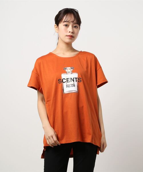 EDDY GRACE（エディグレース）の「【EDDY GRACE/エディ グレイス】パフュームプリントＴシャツ（Tシャツ/カットソー・レディース・ホワイト/オレンジ・FREE）」の2枚目の写真