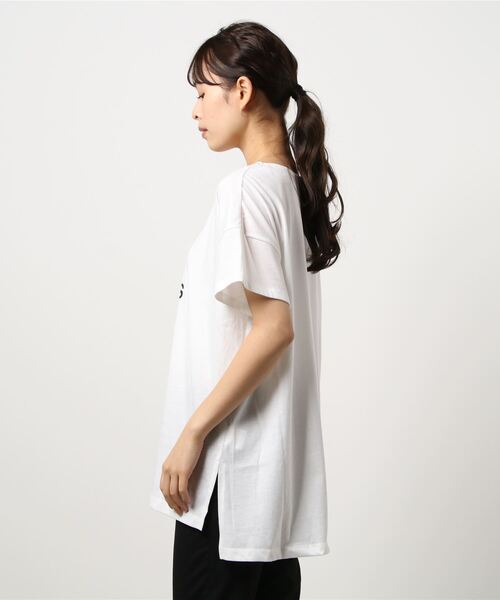 EDDY GRACE（エディグレース）の「【EDDY GRACE/エディ グレイス】パフュームプリントＴシャツ（Tシャツ/カットソー・レディース・ホワイト/オレンジ・FREE）」の3枚目の写真