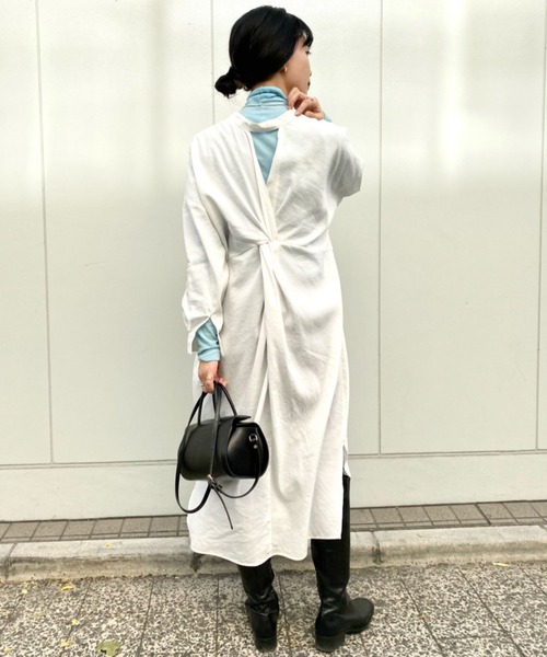 SHENERY(シーナリー)の「2WAYねじりシャツワンピース(ワンピース・レディース・オフホワイト/ミント/グレイッシュベージュ・FREE)」の2枚目の写真