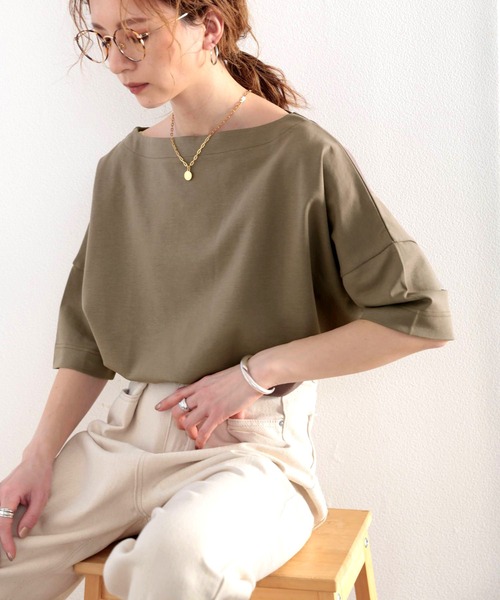 綿100％、さらり滑らか。華奢見せ、ルーズプルオーバー