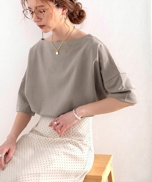 classicalelf（クラシカルエルフ）の「綿100％、さらり滑らか。華奢見せ、シンプルルーズプルオーバー（Tシャツ/カットソー・レディース・モカ/ブルー/ブラウン/ブラック/ホワイト/グレイッシュベージュ・MEDIUM/LARGE/X-LARGE/SMALL）」の13枚目の写真