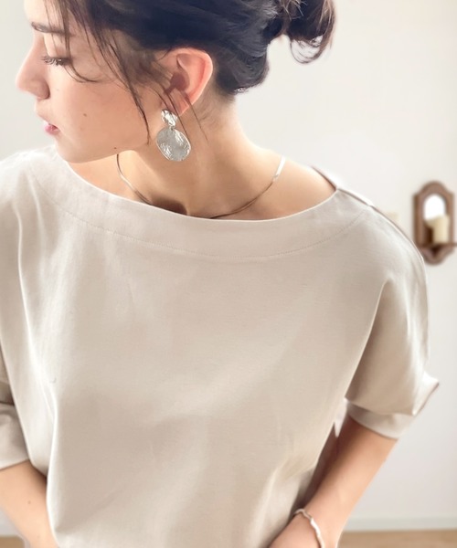 classicalelf（クラシカルエルフ）の「綿100％、さらり滑らか。華奢見せ、シンプルルーズプルオーバー（Tシャツ/カットソー・レディース・モカ/ブルー/ブラウン/ブラック/ホワイト/グレイッシュベージュ・MEDIUM/LARGE/X-LARGE/SMALL）」の17枚目の写真