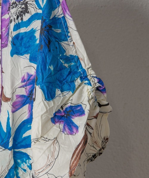 GGD（ジージーディー）の「HAVE A NICE TRIP / ハヴァナイストリップ　フラワーペインティングボリュームブルゾン（シャツ/ブラウス・レディース・イエロー/ブルー/グリーン・M/L）」の10枚目の写真