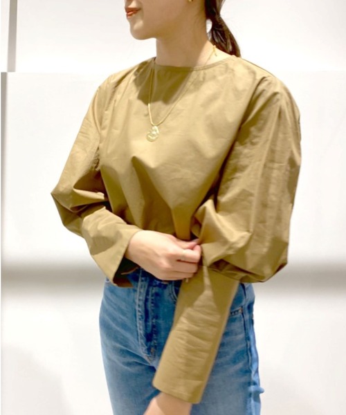 SHENERY（シーナリー）の「パフスリーブロングカフスブラウス（Tシャツ/カットソー・レディース・オフホワイト/ブラック/キャメル・FREE）」の3枚目の写真