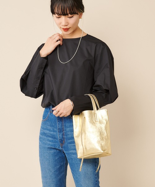 SHENERY（シーナリー）の「パフスリーブロングカフスブラウス（Tシャツ/カットソー・レディース・オフホワイト/ブラック/キャメル・FREE）」の5枚目の写真