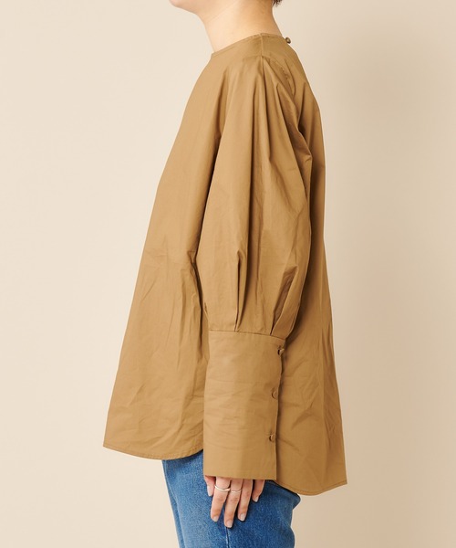 SHENERY（シーナリー）の「パフスリーブロングカフスブラウス（Tシャツ/カットソー・レディース・オフホワイト/ブラック/キャメル・FREE）」の8枚目の写真