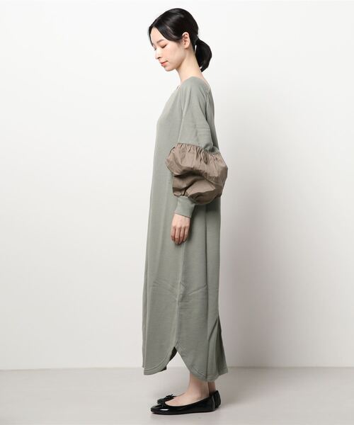 REAL CUBE（リアルキューブ）の「前後2wayボリュームスリーブスウェットワンピース（ワンピース・レディース・チャコール/ライトカーキ/アイボリー・M）」の12枚目の写真