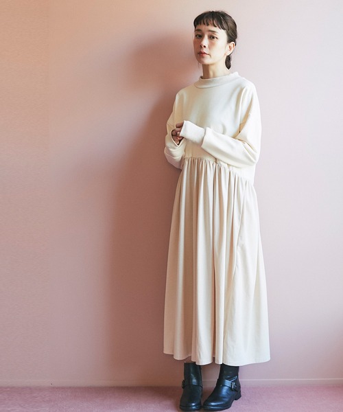 and R（アンドアール）の「ハイネックドッキングギャザーワンピース（ワンピース・レディース・ベージュ/アイボリー・FREE）」の12枚目の写真