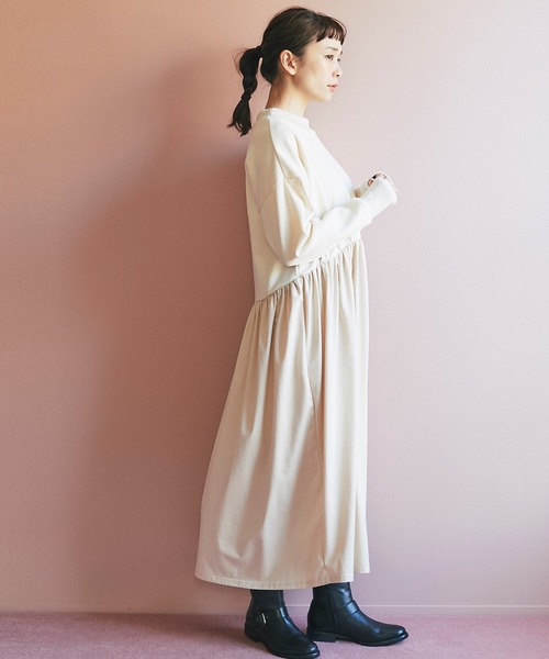 and R（アンドアール）の「ハイネックドッキングギャザーワンピース（ワンピース・レディース・ベージュ/アイボリー・FREE）」の7枚目の写真