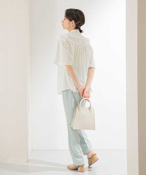 KBF（ケイビーエフ）の「プチフリルギャザーブラウス（シャツ/ブラウス・レディース・アイボリー/カーキ/ブラック・ONE）」の19枚目の写真