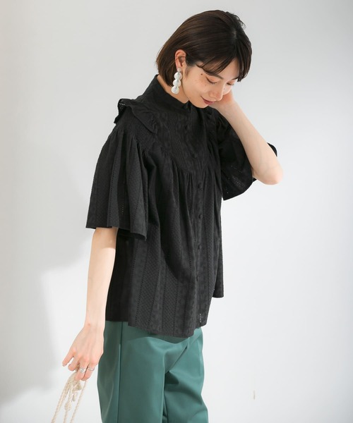 KBF（ケイビーエフ）の「プチフリルギャザーブラウス（シャツ/ブラウス・レディース・アイボリー/カーキ/ブラック・ONE）」の6枚目の写真