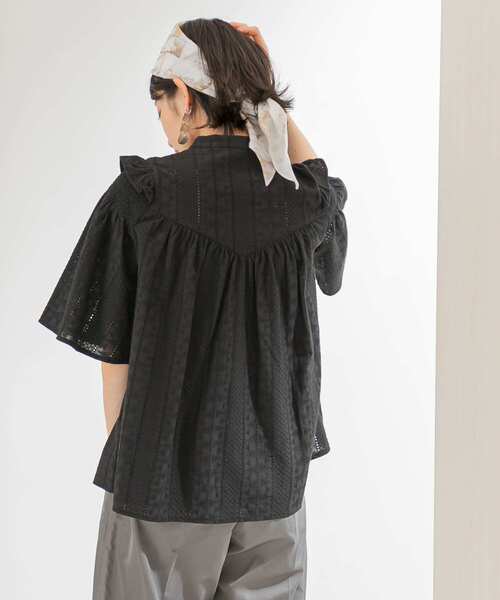 KBF（ケイビーエフ）の「プチフリルギャザーブラウス（シャツ/ブラウス・レディース・アイボリー/カーキ/ブラック・ONE）」の9枚目の写真