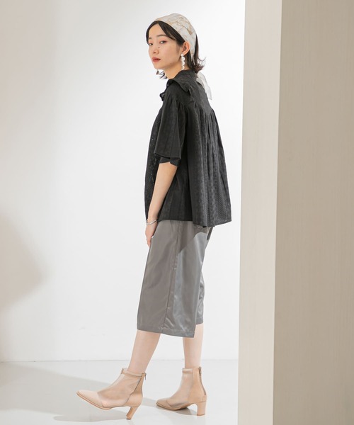 KBF（ケイビーエフ）の「プチフリルギャザーブラウス（シャツ/ブラウス・レディース・アイボリー/カーキ/ブラック・ONE）」の20枚目の写真