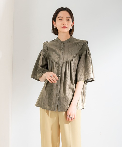 KBF（ケイビーエフ）の「プチフリルギャザーブラウス（シャツ/ブラウス・レディース・アイボリー/カーキ/ブラック・ONE）」の5枚目の写真