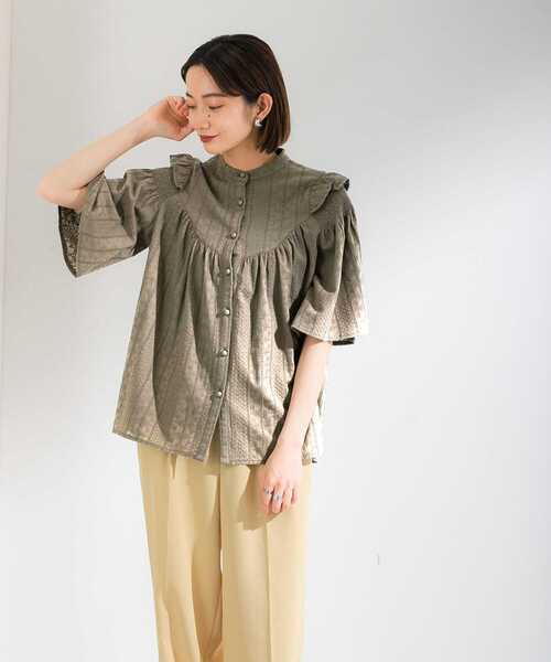 KBF（ケイビーエフ）の「プチフリルギャザーブラウス（シャツ/ブラウス・レディース・アイボリー/カーキ/ブラック・ONE）」の18枚目の写真