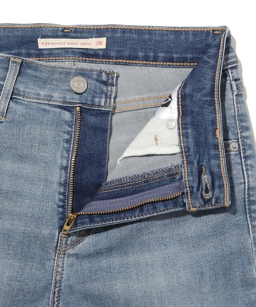 Levi's(リーバイス)の「721 HI RISE SKINNY ANKLE COOL MOJO(デニムパンツ・レディース・ライトインディゴブルー・29inch/28inch/27inch/25inch/23inch/24inch/26inch/30inch)」の5枚目の写真