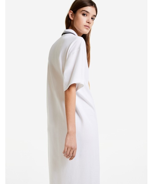 Maison Kitsune（メゾンキツネ）の「PIQUE STRAIGHT POLO DRESS