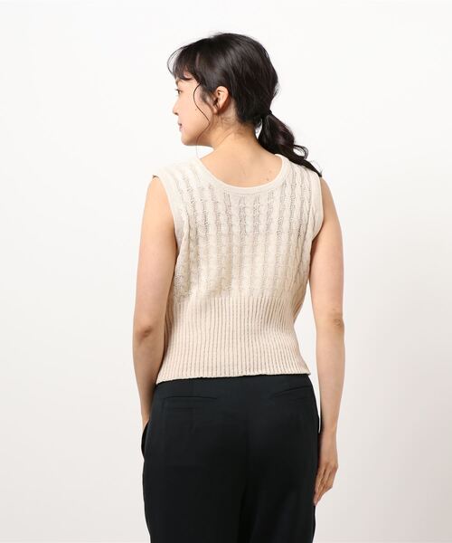 UNRELISH（アンレリッシュ）の「ケーブルUネックノースリーブニット（ニット/セーター・レディース・アイボリー/モカ/ライトブルー・MEDIUM）」の5枚目の写真