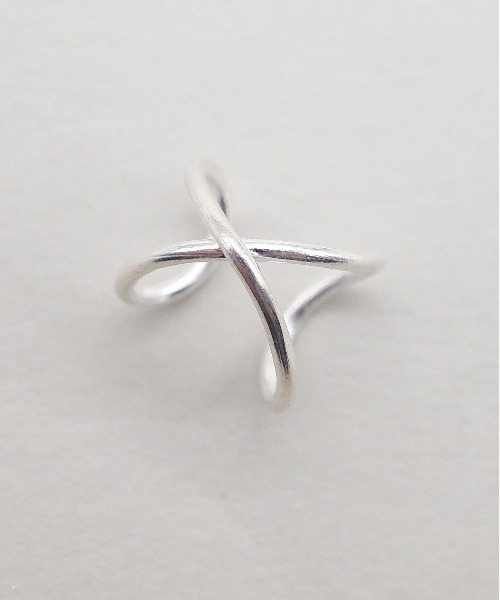SIGNAL(シグナル)の「【SIGNAL/シグナル】silver925クロスイヤーカフ / シルバー925(イヤーカフ・レディース・シルバー/ゴールド・FREE)」の2枚目の写真