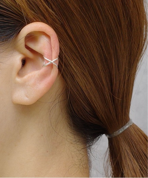 SIGNAL(シグナル)の「【SIGNAL/シグナル】silver925クロスイヤーカフ / シルバー925(イヤーカフ・レディース・シルバー/ゴールド・FREE)」の3枚目の写真