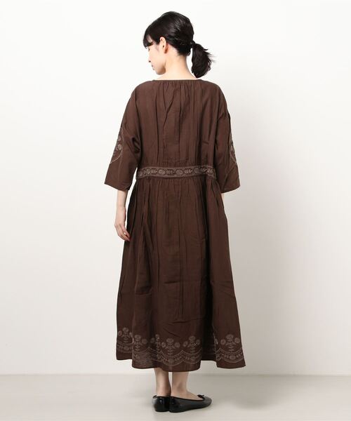 Samansa Mos2（サマンサ モスモス）の「お花刺繍ワンピース（ワンピース・レディース・ブルー/ベージュ/ダークブラウン・ﾌﾘ-）」の5枚目の写真