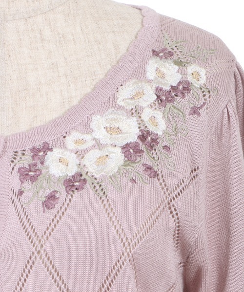 axes femme(アクシーズファム)の「花刺繍半袖ニットカーディガン(カーディガン/ボレロ・レディース・キナリ/ピンク/ブルー・MEDIUM)」の19枚目の写真
