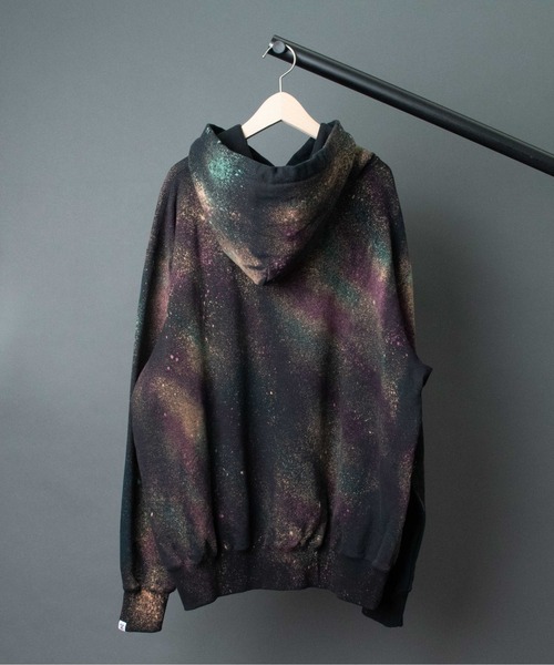 Hombre Nino（オンブレニーニョ）の「【 HOMBRE NINO / オンブレニーニョ 】 TIE DYE HOODED PULLOVER タイダイフーデッドプルオーバー（パーカー・メンズ・ブラック/ブルー・MEDIUM/LARGE）」の4枚目の写真