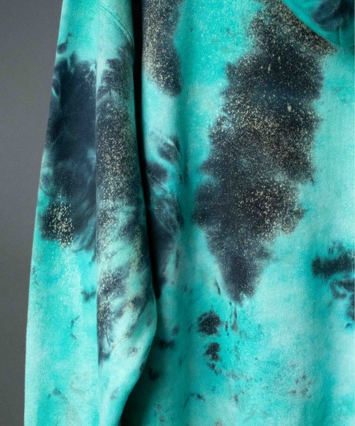 Hombre Nino（オンブレニーニョ）の「【 HOMBRE NINO / オンブレニーニョ 】 TIE DYE HOODED PULLOVER タイダイフーデッドプルオーバー（パーカー・メンズ・ブラック/ブルー・MEDIUM/LARGE）」の9枚目の写真