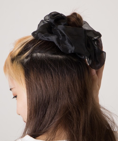 WEGO(ウィゴー)の「WEGO/スーパービッグシュシュ(シュシュ・レディース・オレンジ/ライトピンク/ライトパープル/ブラック/グリーン/ホワイト/その他1/ブラウン・FREE)」の3枚目の写真